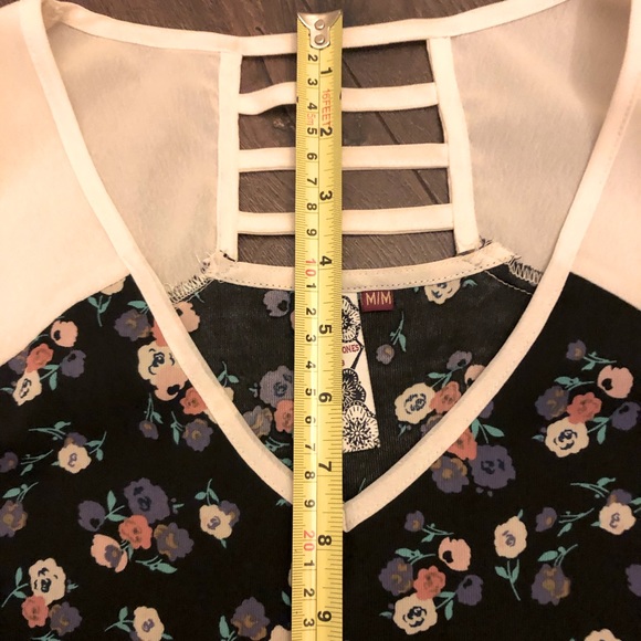 3 Stones Sleeveless Camisole Black floral- Med - Picture 7 of 11